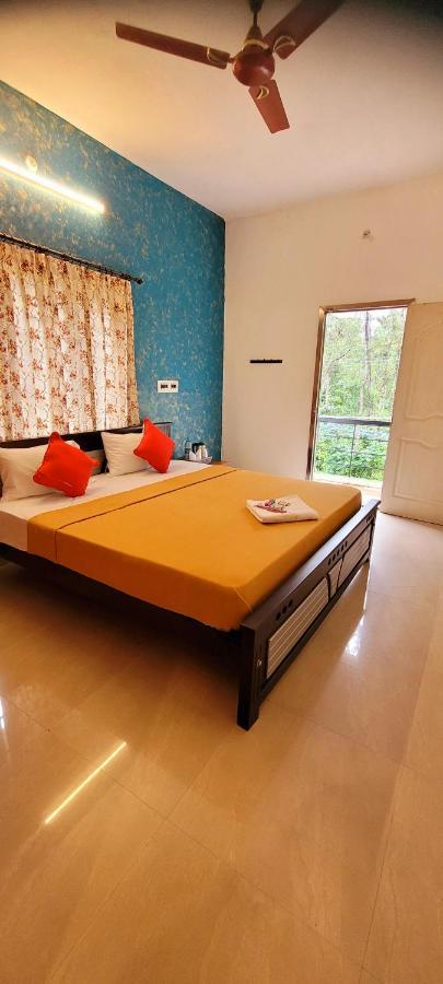 Royal Black Pepper Cottage Yercaud Værelse billede